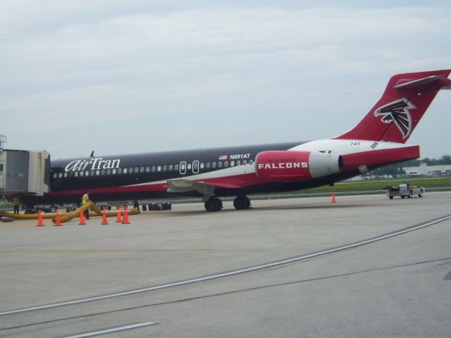 Boeing 737-200 —