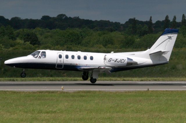 Cessna Citation II (G-XJCI) - Xclusive Jet Charter Citation Bravo on short finals for rwy 26 on 1-Jul-19 arriving from EIKY as XJC751.