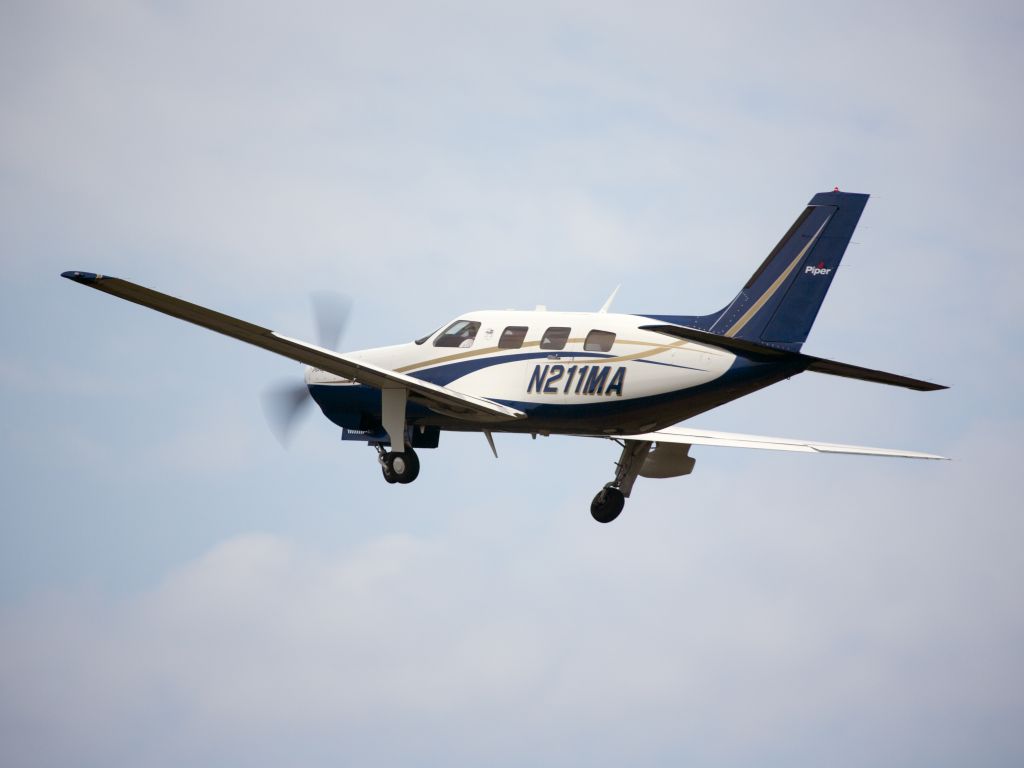 Piper Malibu Mirage (N211MA) - Take off runway 26 | 27 July 2015.
