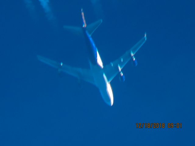 Boeing 747-400 (N477MC)