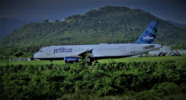 Airbus A320 (N547JB)
