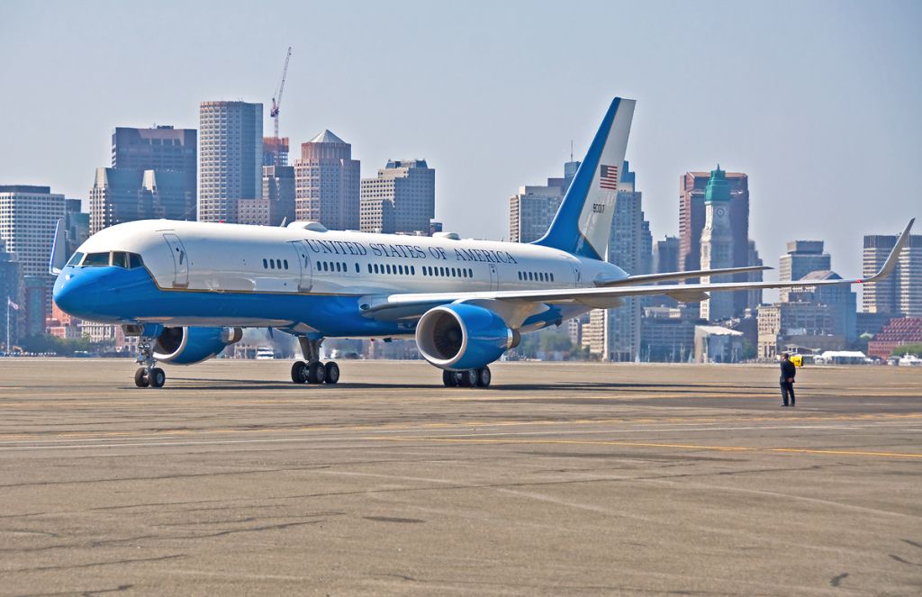 Boeing 757-200 (09-0017) - USAF C-32 