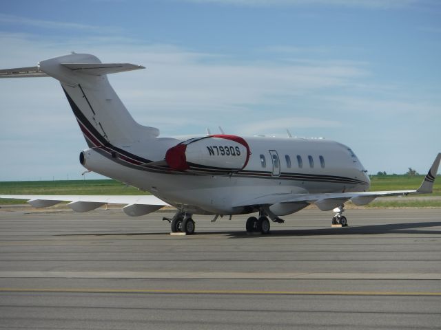 Canadair Challenger 350 (N793QS)