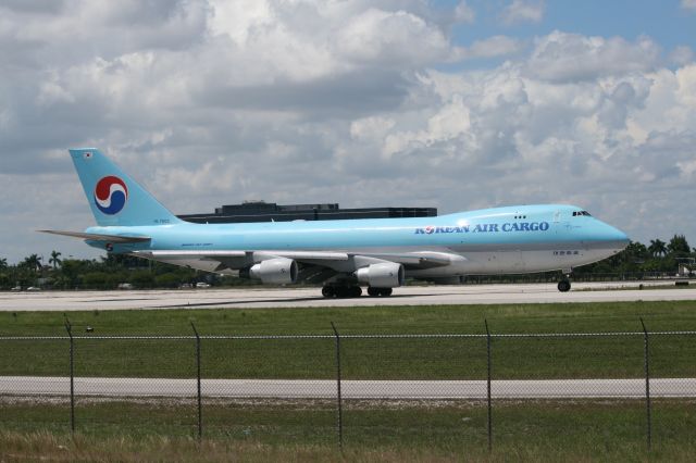 Boeing 747-400 (HL7602)