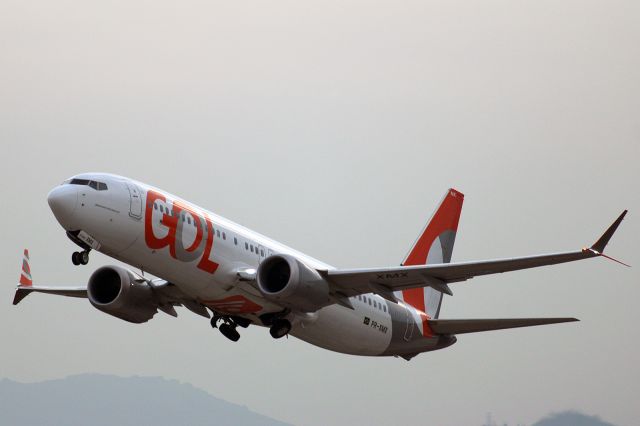 Boeing 737-700 (PR-XMX)