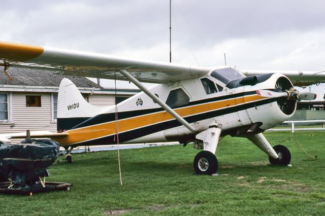 VH-IDU — - DE HAVILLAND CANADA DHC-2 MK1 - REG : VH-IDU (CN 1560) - MOORABBIN AIRPORT VIC. AUSTRALIA - YMMB 6/4/1985