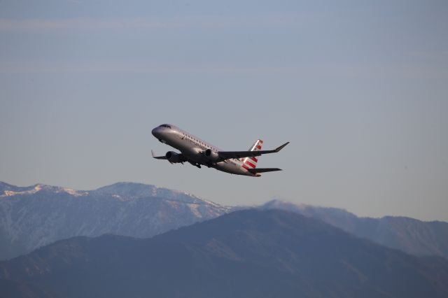 EMBRAER 175 (long wing) (N206NN)