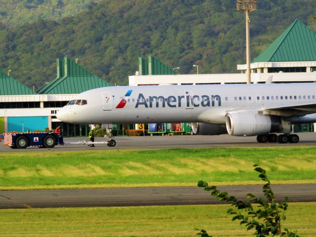 Boeing 757-200 (N186AN)