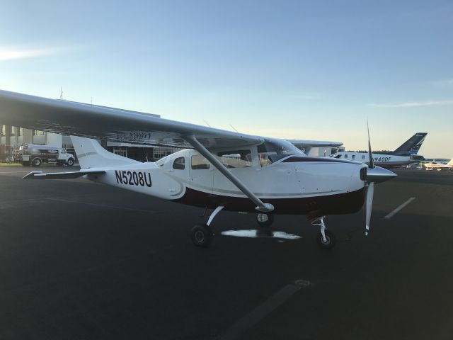 Cessna 206 Stationair (N5208U)