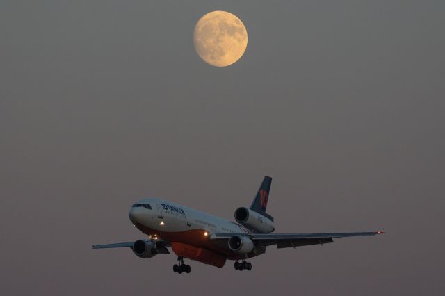 McDonnell Douglas DC-10 (N522AX)