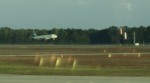 Airbus A320 (N210FR)