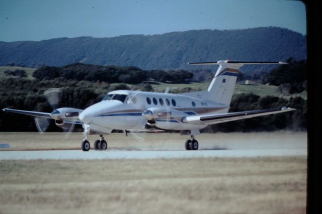Beechcraft Super King Air 200 (VH-FIL) - Kingair landing RWY 23 Flinders Island, 1980