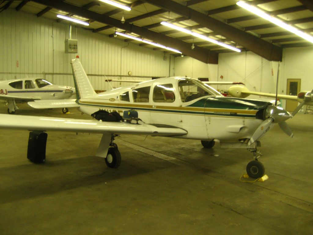 Piper Cherokee (N111GE)