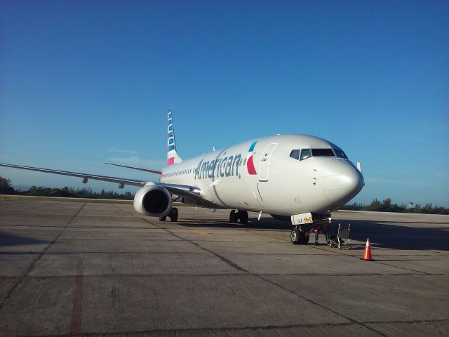 Boeing 737-700 (N950NN)