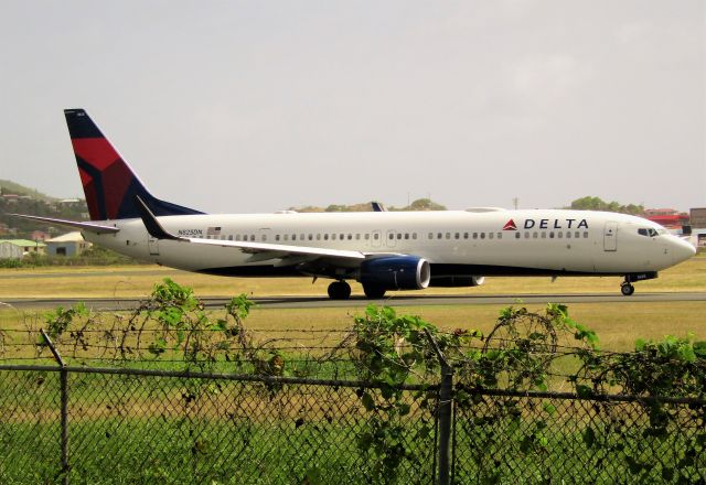 Boeing 737-900 (N825DN)