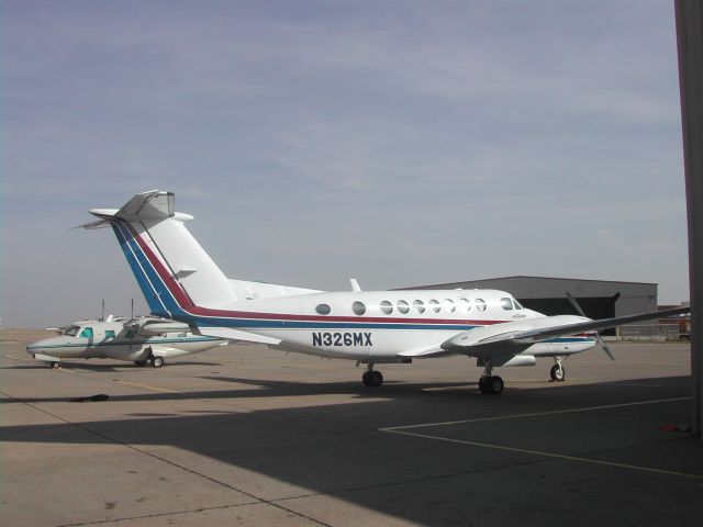 Beechcraft Super King Air 300 (N326MX)