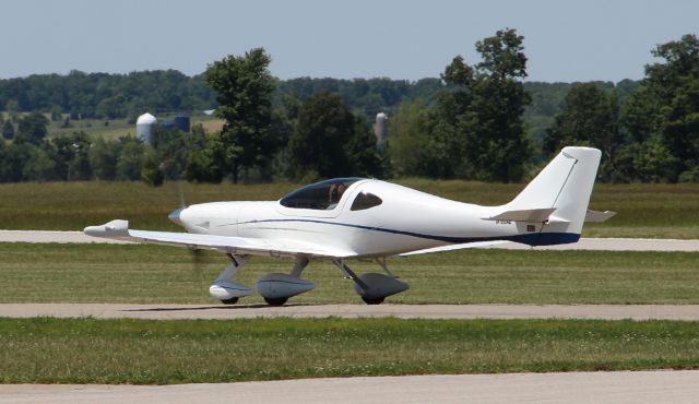 Experimental 100kts-200kts (N106AL) - Taxiing to rwy 09 in summer of 2012...