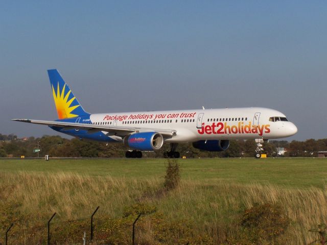 Boeing 757-200 (G-LSAM)