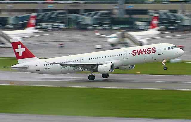 Airbus A321 (HB-IOL)