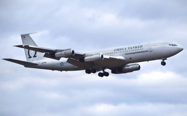 Boeing 707-300 (N707MQ)