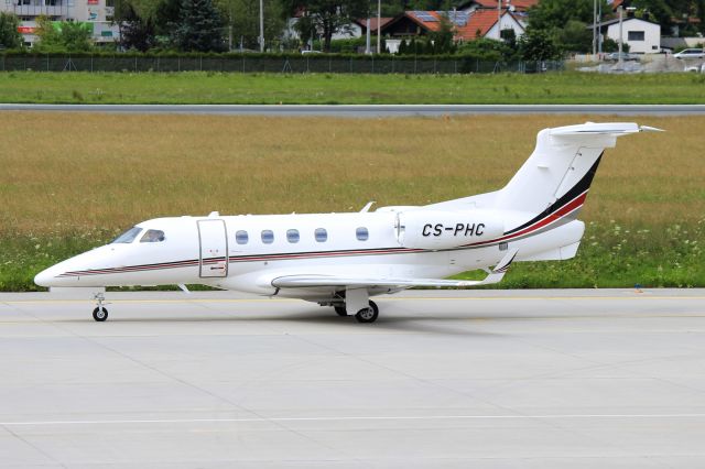 Embraer Phenom 300 (CS-PHC)