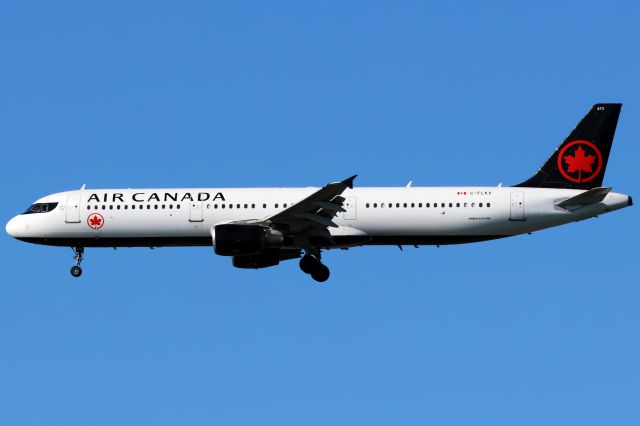 Airbus A321 (C-FLKX)