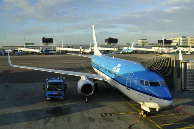 Boeing 737-700 (PH-BGL) - KLM Boeing 737-7K2(WL) PH-BGL in Amsterdam 