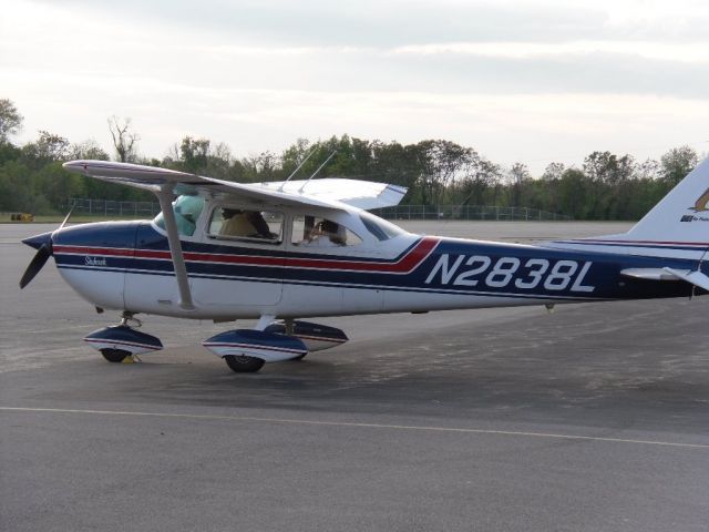 Cessna Skyhawk (N2838L)