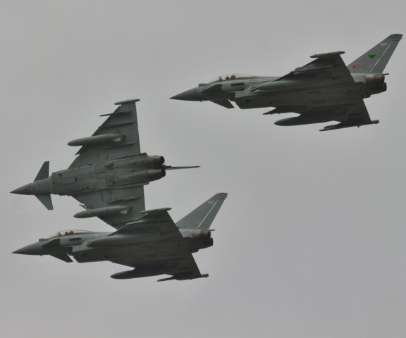 — — - RAF Typhoon 3 ship breaking for landing at RAF Fairford 