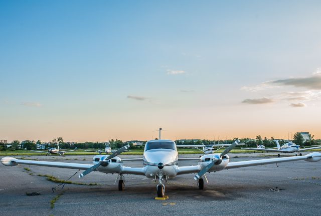 Piper PA-30 Twin Comanche (C-FCIZ)