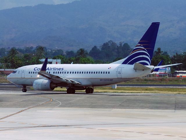 Boeing 737-700 (HP-1373CMP)