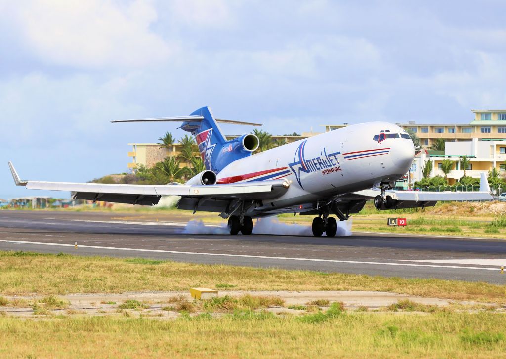 BOEING 727-200 (N495AJ)