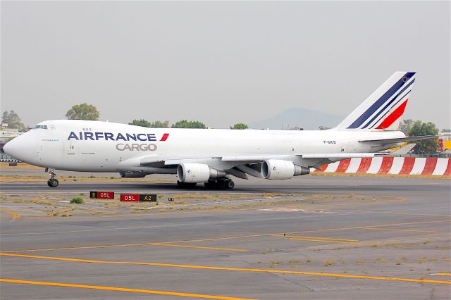 Boeing 747-400 (F-GIUD)