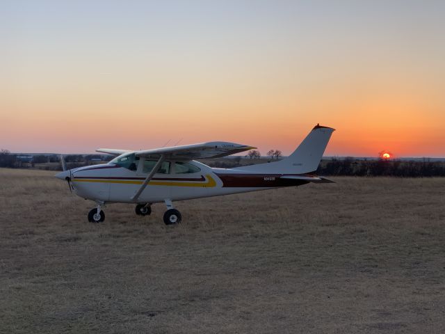 Cessna Skylane (N94588)