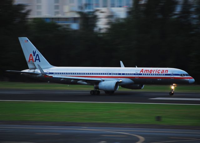 Boeing 757-200 (N699AN)