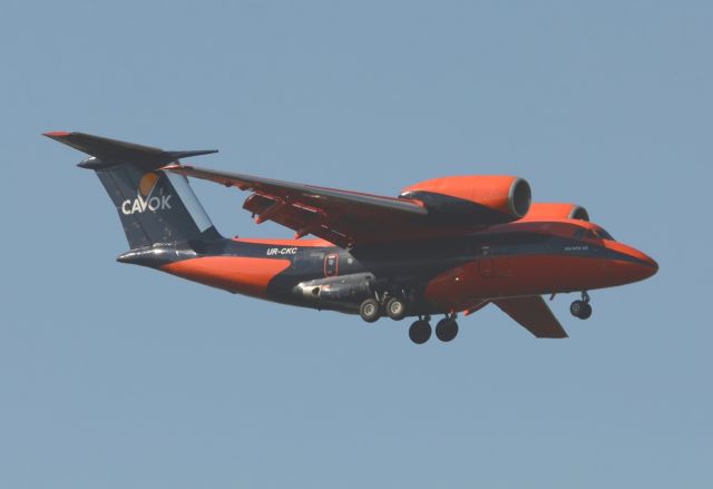 Antonov An-74-200 (UR-CKC) - 10/09/2015br /landing 07br /CAVOK