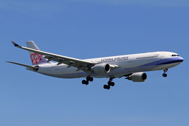 Airbus A330-300 (B-18353)