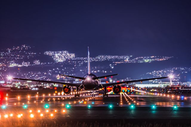 Boeing 777-200 (JA745A)