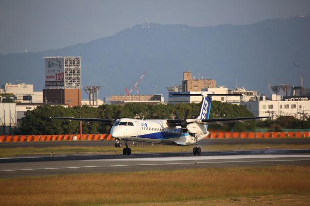 de Havilland Dash 8-400 (JA853A)