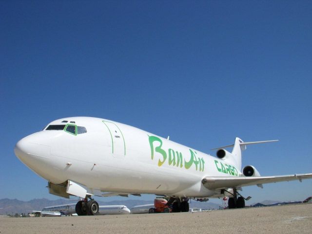 BOEING 727-200 (N416JC)