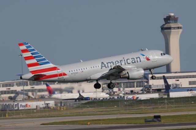 Airbus A319 (N755US)