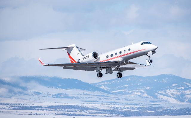 Gulfstream Aerospace Gulfstream IV (N960JS) - Nice G400 departing BZN