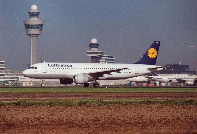 Airbus A320 (AA-IPE) - Lufthansa A320-200 cn078