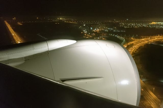 BOEING 777-300 (HS-TKU) - 28th March, 2015