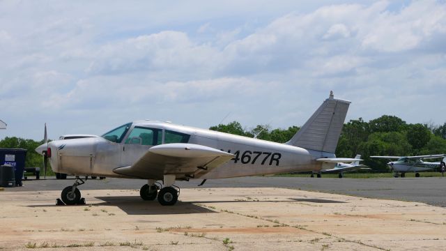 Piper Cherokee (N4677R)