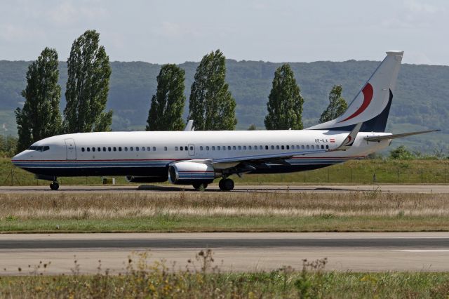 Boeing 737-800 (OE-ILX)