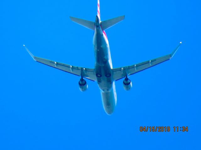 Embraer 175 (N257NN)