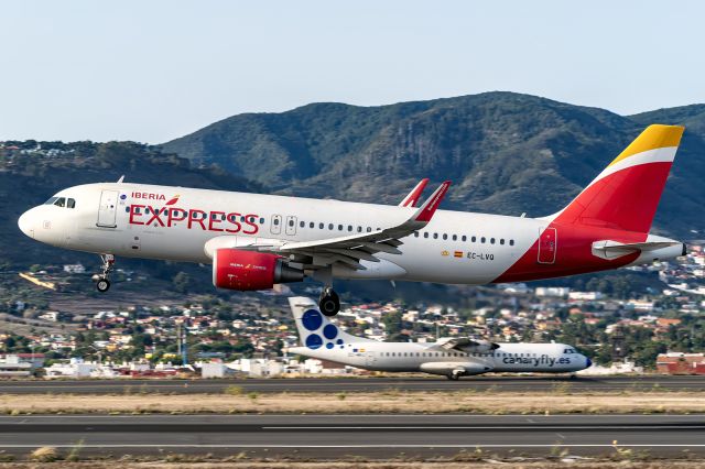Airbus A320 (EC-LVQ)