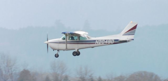 Cessna Skyhawk (N20490) - N20490 landing at CVO afternoon of 7th February 2019.