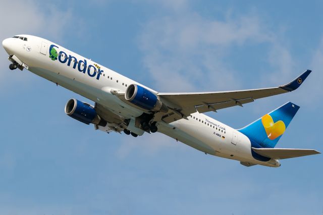 BOEING 767-300 (D-ABUL)